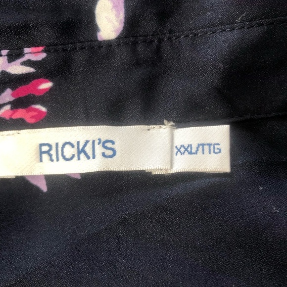 Ricki's xxl Sleeveless Button Down - black and floral blouse- new or like new - Picture 4 of 6